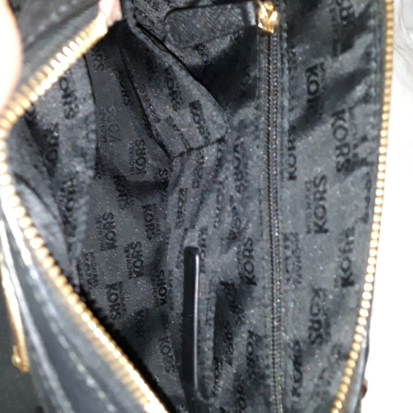 Michael Kors SADRINE crossbody handbag - Picture 10 of 11